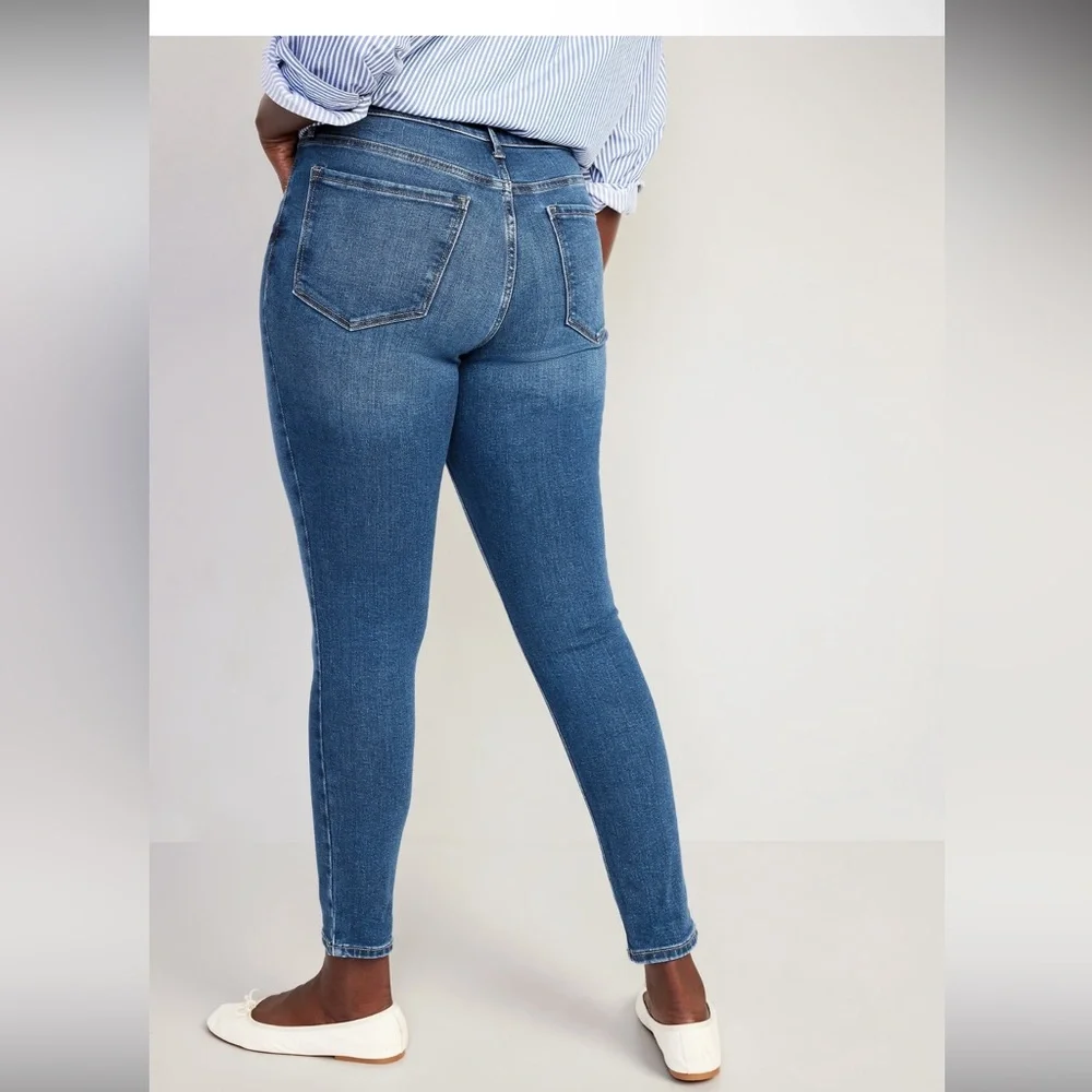 Old Navy High-Waisted Rockstar Super-Skinny
Jeans Dark Wash Blue - Picture 4 of 6